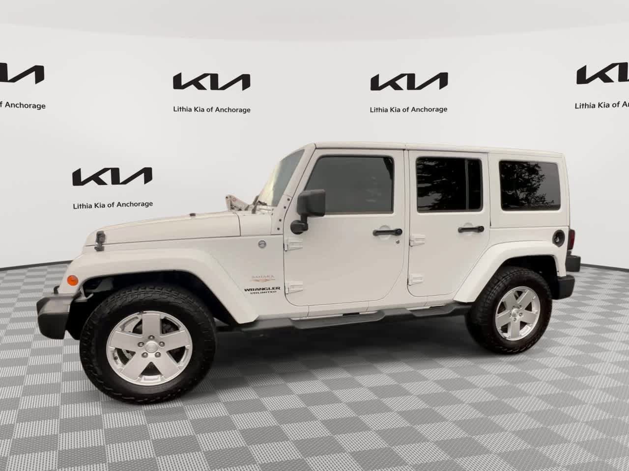 Used 2012 Jeep Wrangler Unlimited Sahara AWD/4WD image 5