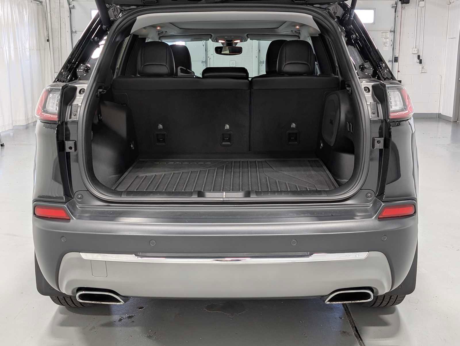 Used 2020 Jeep Cherokee Limited image 40