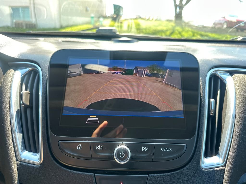 Used 2019 Chevrolet Malibu LT w/ Driver Confidence Package II image 15