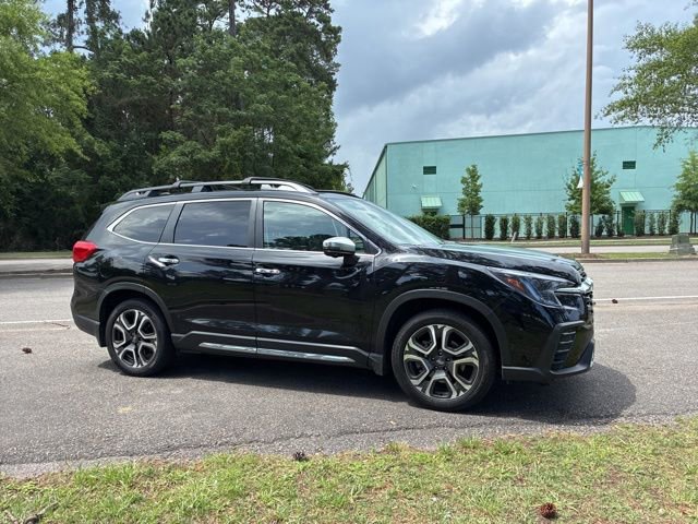 Used 2023 Subaru Ascent Touring AWD/4WD image 2
