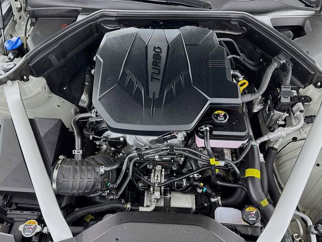 Used 2025 Genesis G70 2.5T image 29