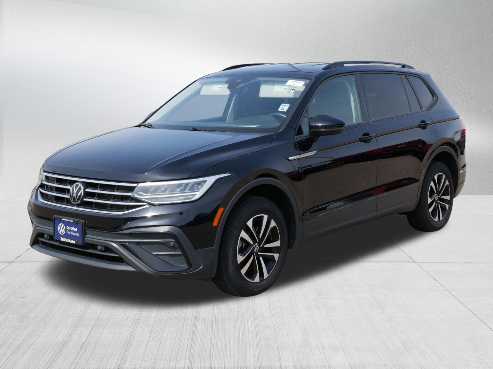 Certified 2024 Volkswagen Tiguan S image 3