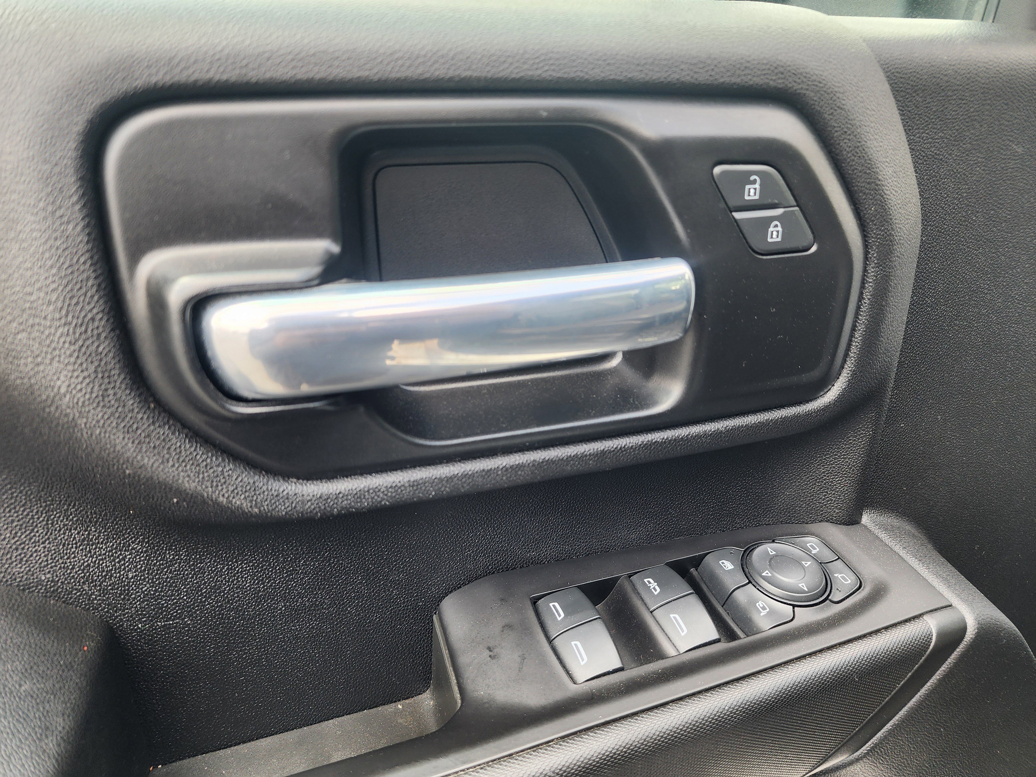 Used 2021 Chevrolet Silverado 2500 Custom w/ Custom Value Package image 25