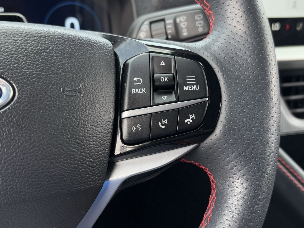 Used 2025 Ford Explorer ST-Line RWD image 17