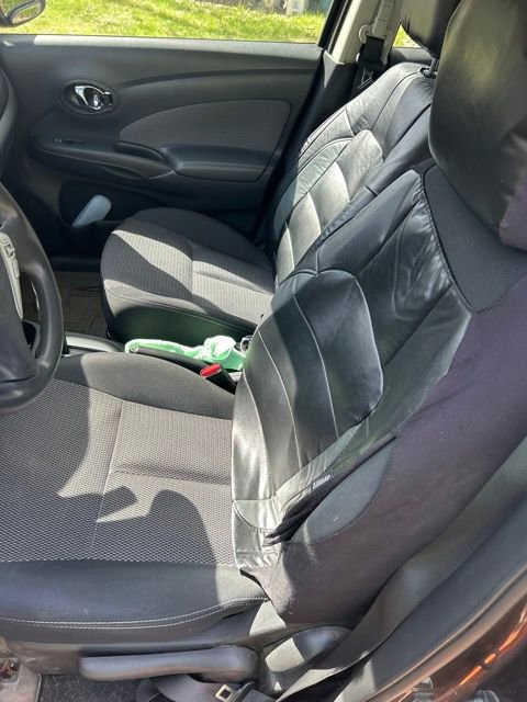 Used 2015 Nissan Versa SV FWD image 3