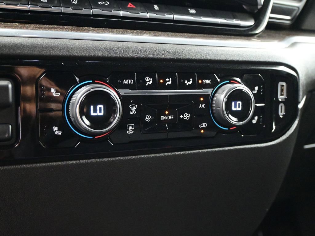 Used 2025 Chevrolet Silverado 2500 LT w/ Convenience Package image 16