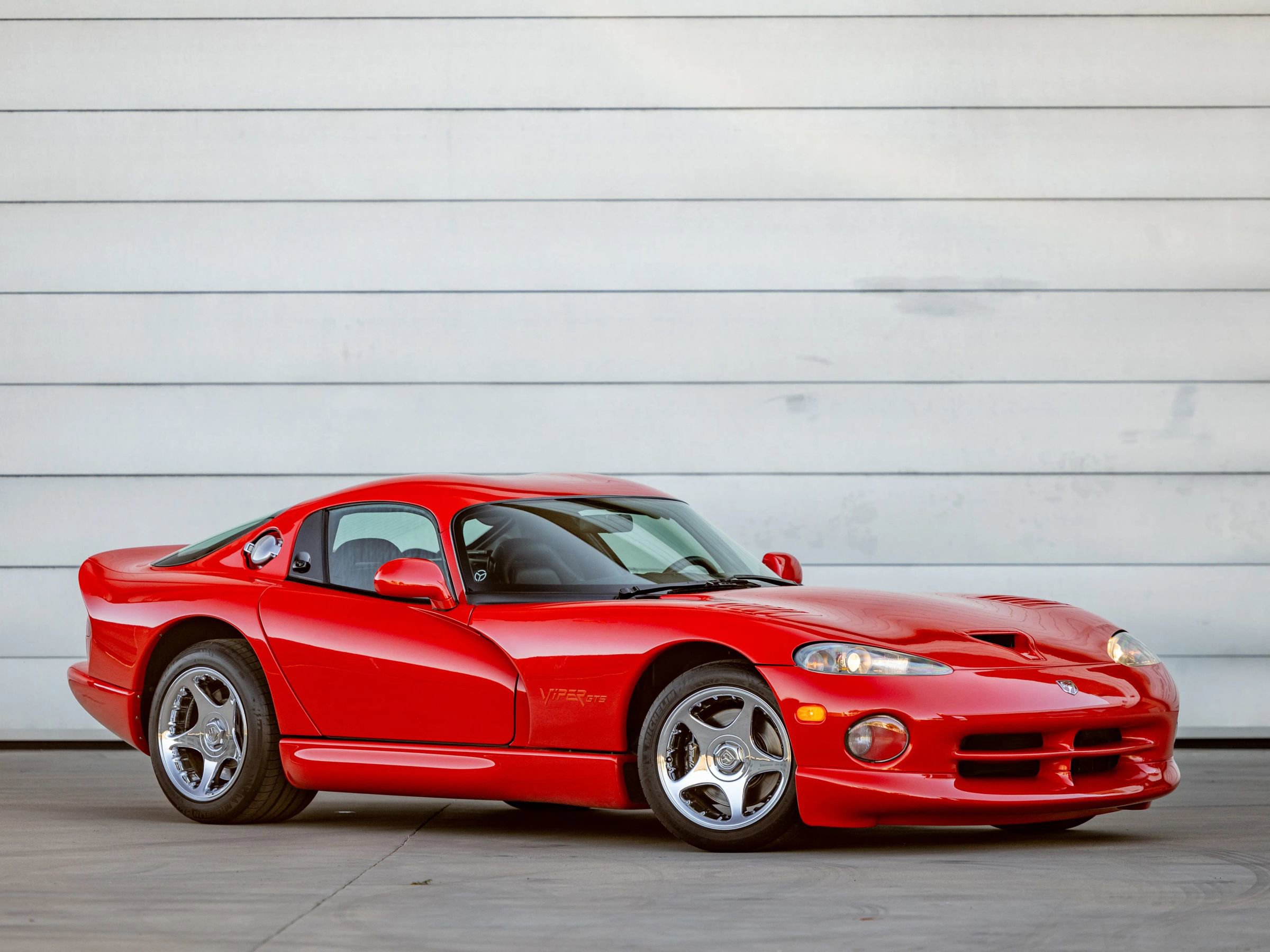 Used 1997 Dodge Viper GTS RWD image 1