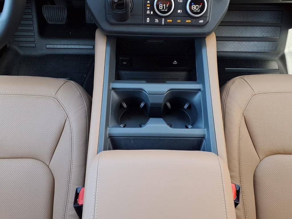 New 2026 Land Rover Defender 130 X-Dynamic SE AWD/4WD image 21