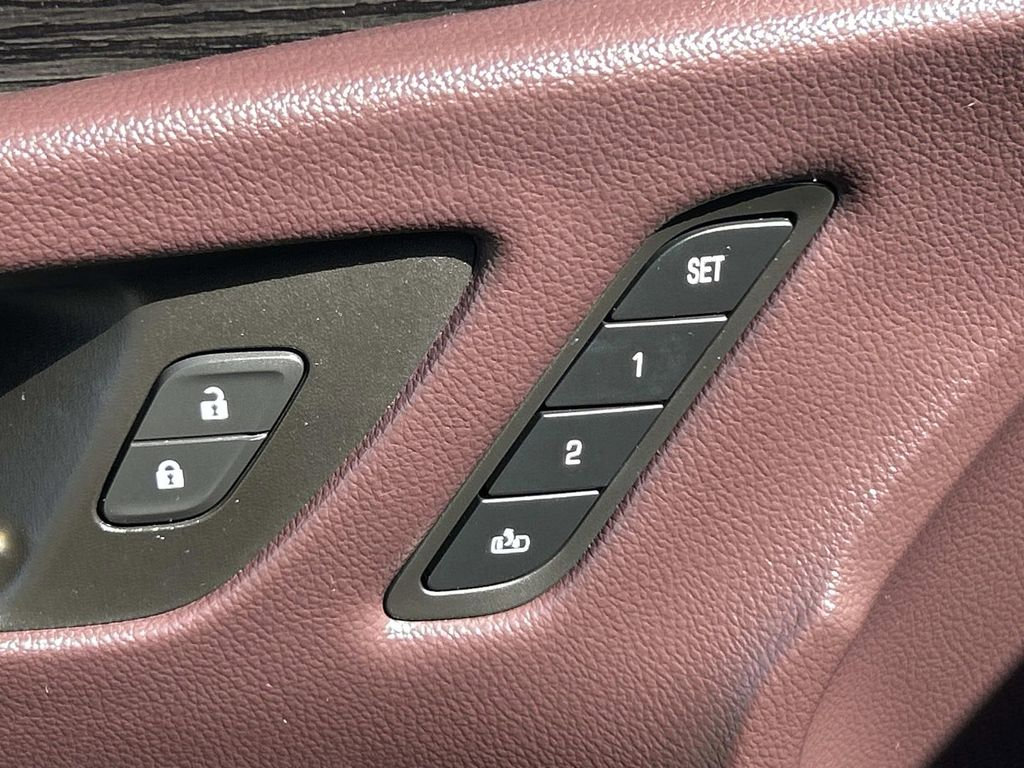 Used 2017 Buick Envision Essence w/ LPO, Hit The Road Package FWD image 19