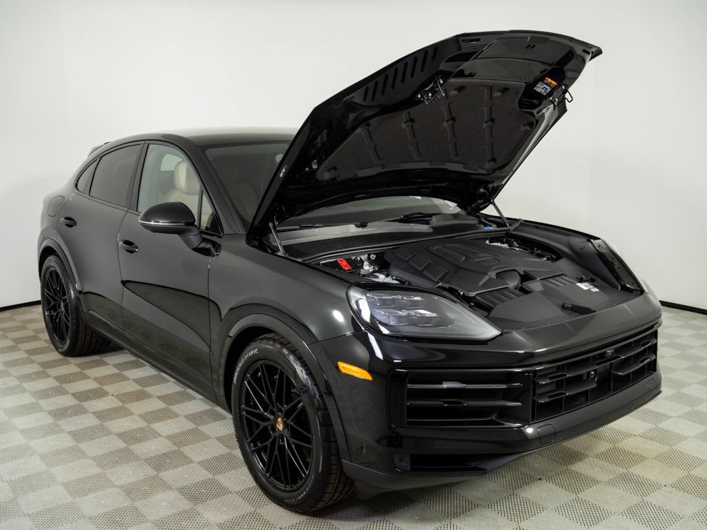 Certified 2026 Porsche Cayenne Coupe AWD/4WD image 35