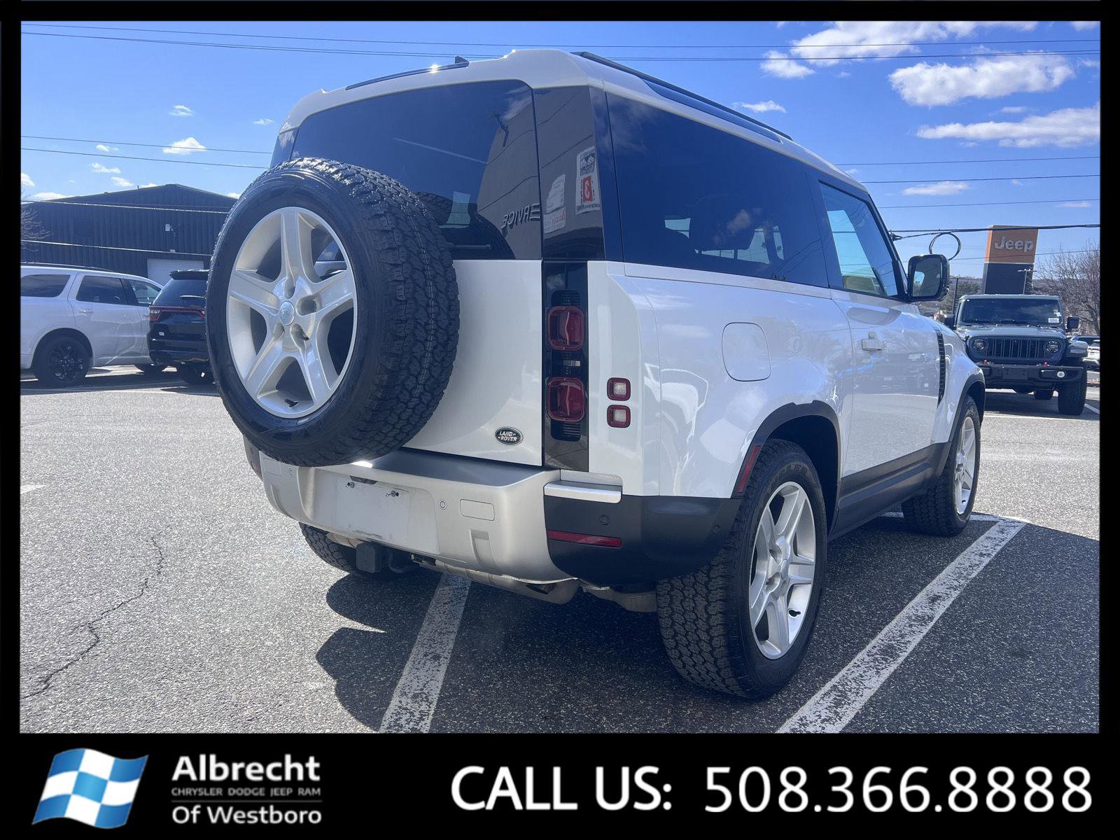 Used 2023 Land Rover Defender 90 SE image 5