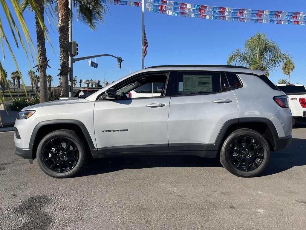 New 2026 Jeep Compass Latitude image 3