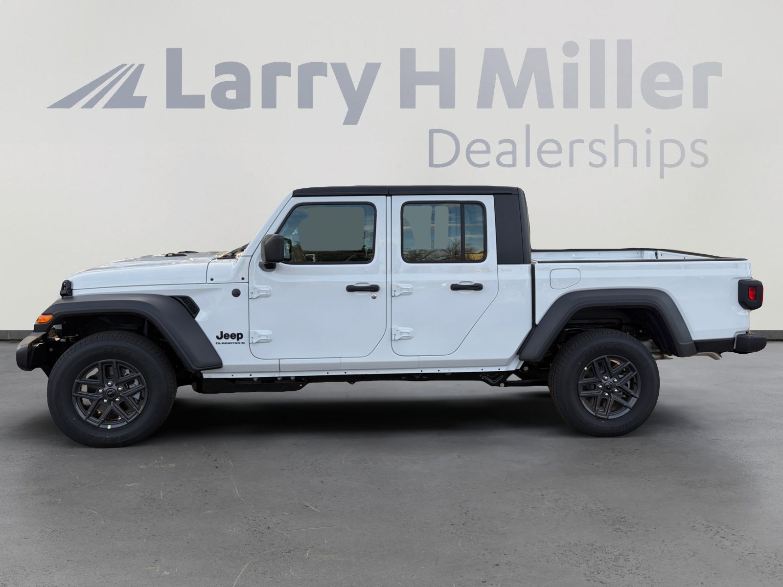 New 2026 Jeep Gladiator Sport AWD/4WD image 2