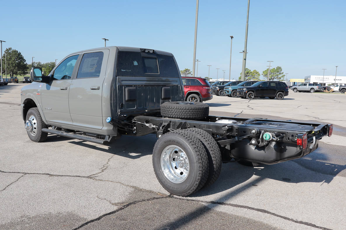 New 2027 RAM 3500 Big Horn AWD/4WD image 6