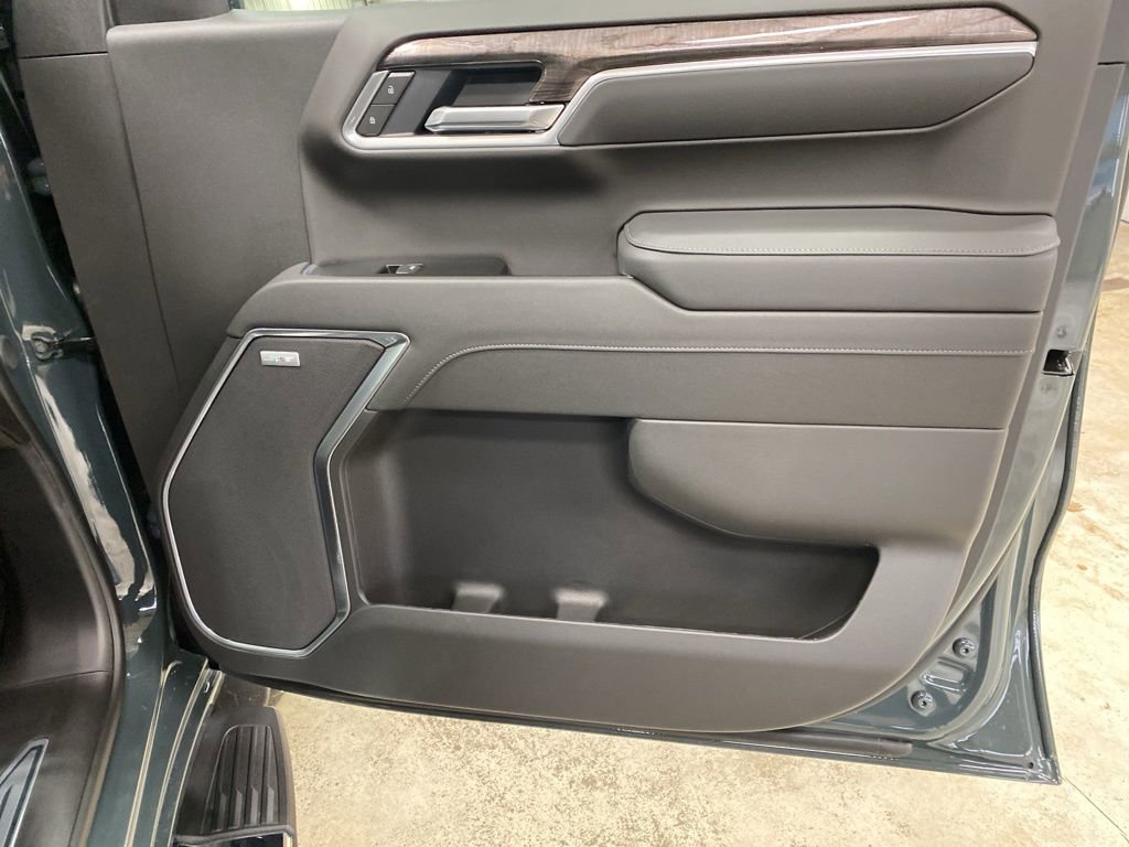 New 2026 Chevrolet Silverado 1500 LTZ w/ LTZ Premium Package AWD/4WD image 18