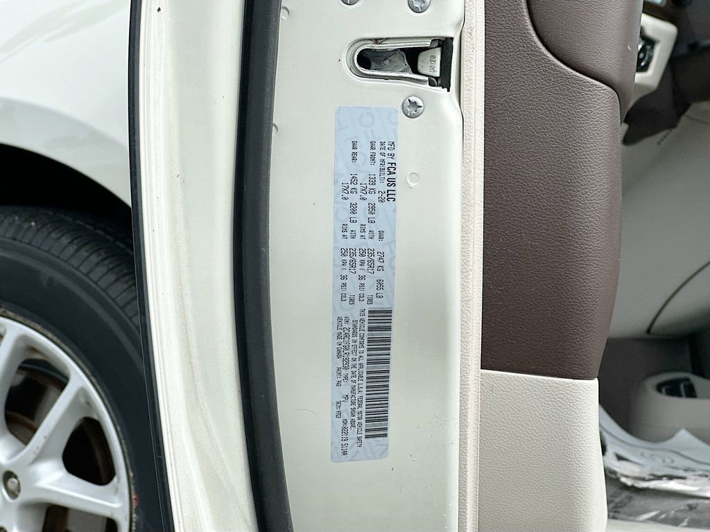 Used 2020 Chrysler Pacifica Touring image 30