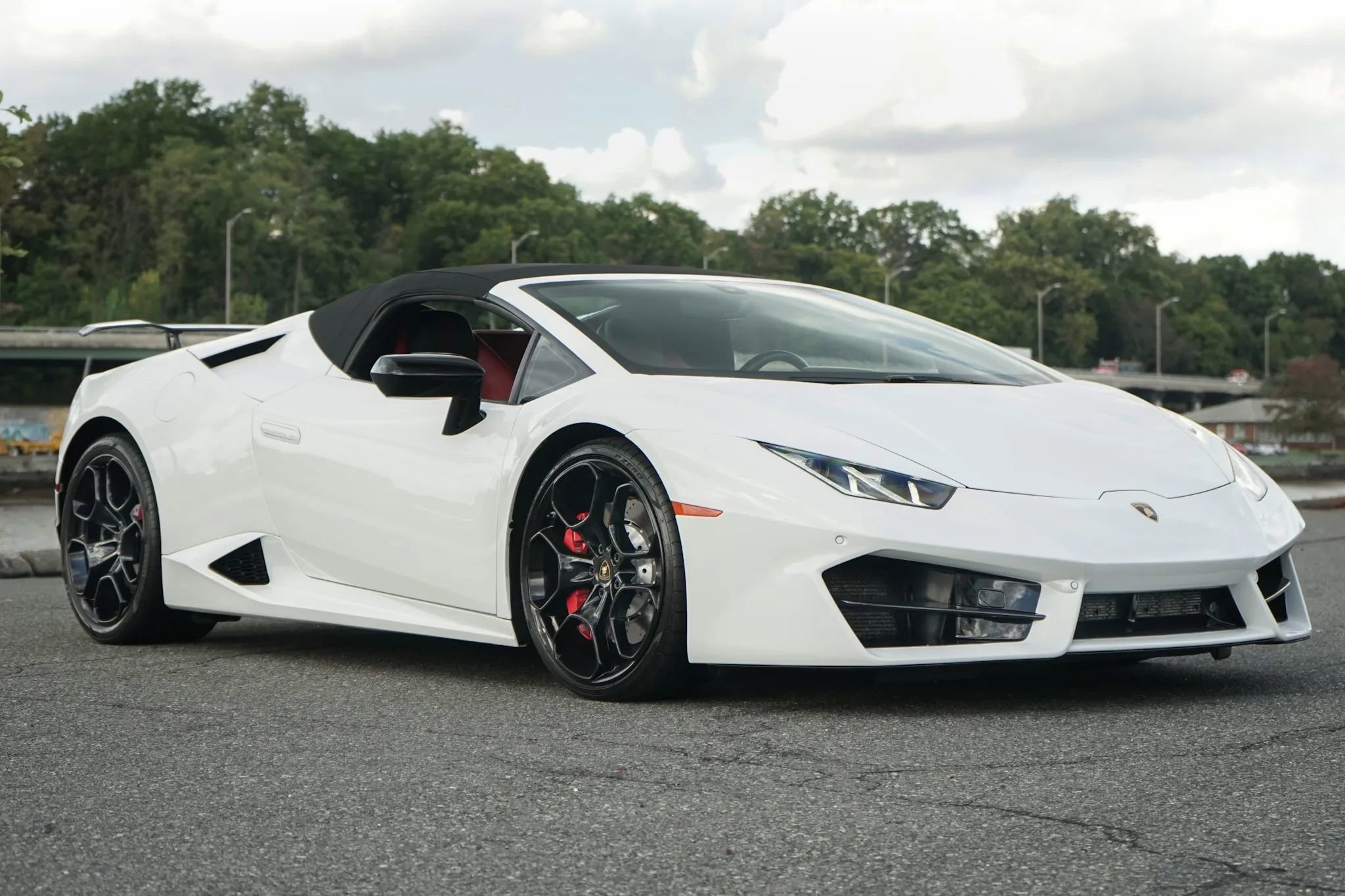 Used 2018 Lamborghini Huracan LP 580-2 image 2