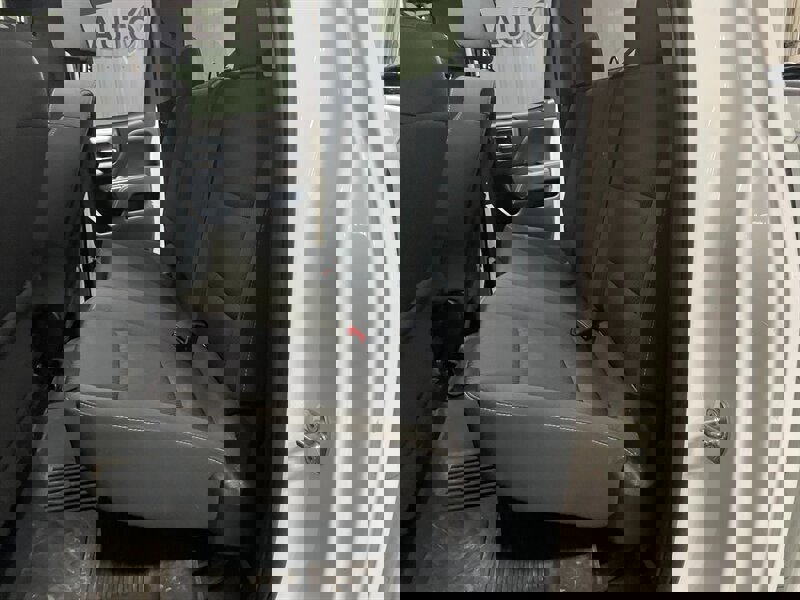 Used 2019 Chevrolet Silverado 1500 LT image 18