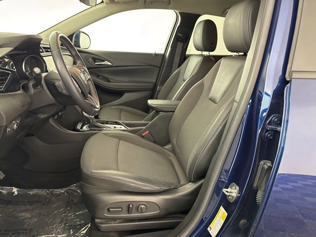 Used 2023 Buick Encore GX Select image 25