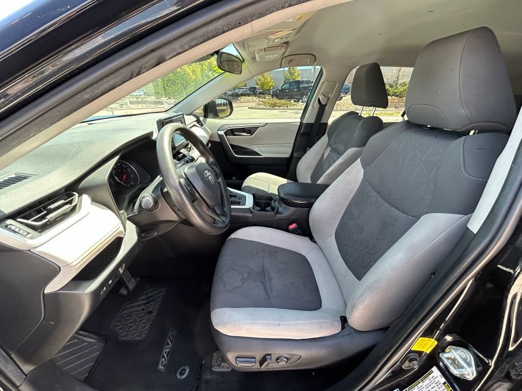 Used 2021 Toyota RAV4 XLE w/ Carpet Mat Package (TMS) AWD/4WD image 14