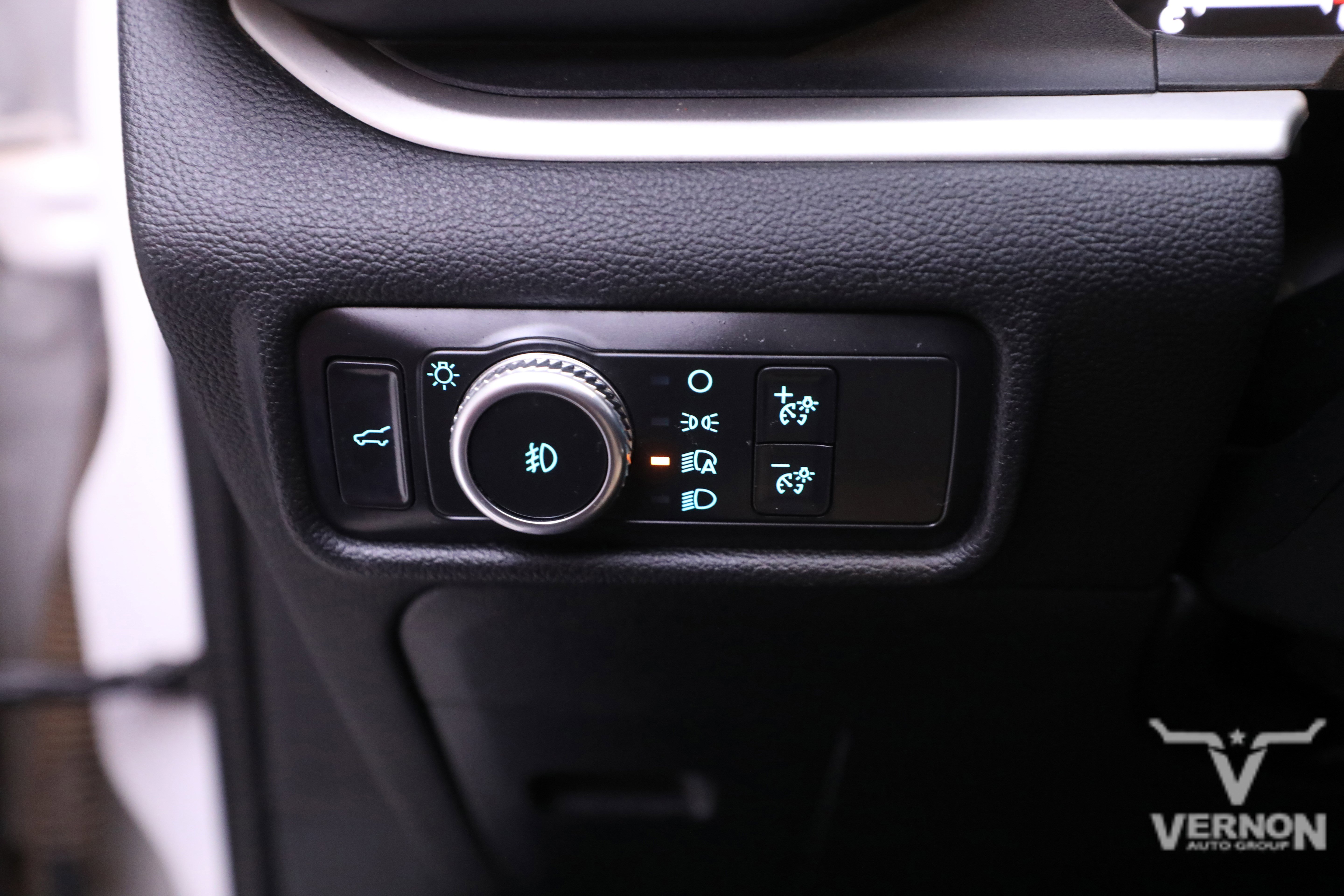 Used 2020 Ford Explorer XLT w/ Equipment Group 202A image 17