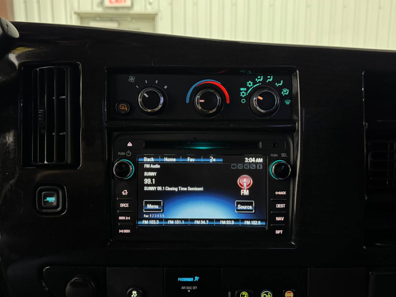 Used 2017 Chevrolet Express 2500 Extended RWD image 29