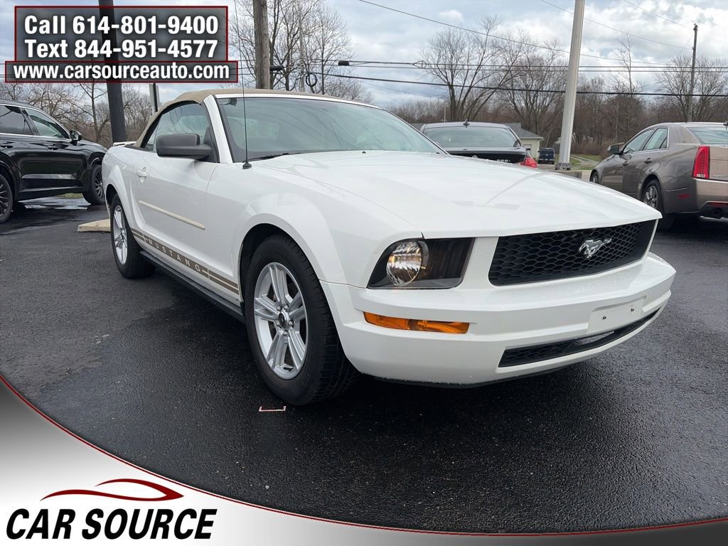 Used 2008 Ford Mustang Deluxe image 3