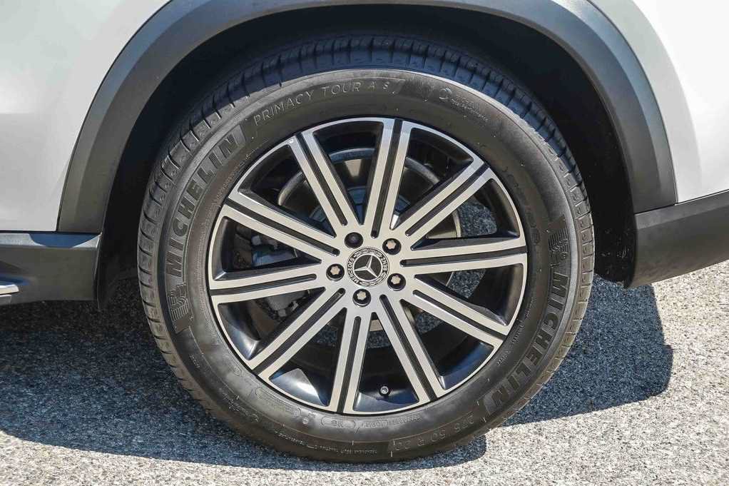 Used 2024 Mercedes-Benz GLE 350 4MATIC image 11