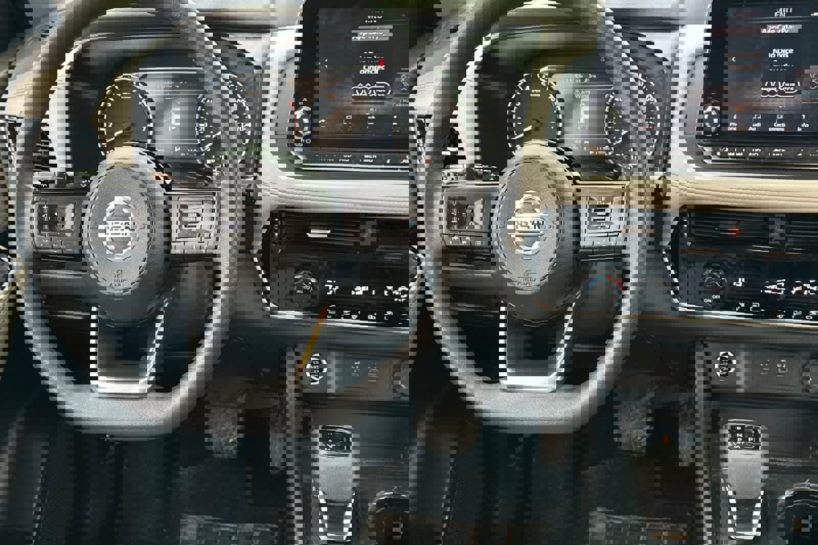 Used 2021 Nissan Rogue SV image 14