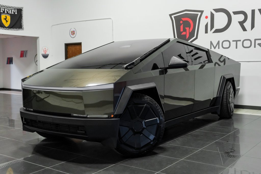 Used 2025 Tesla Cybertruck AWD Crew Cab image 8