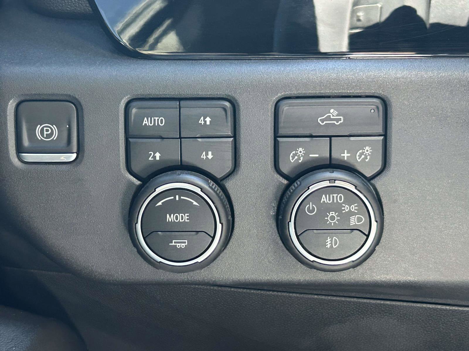 Used 2022 Chevrolet Silverado 1500 LT Trail Boss w/ LPO, Dark Essentials Package image 18