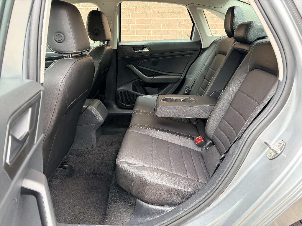 Used 2024 Volkswagen Jetta SE FWD image 24