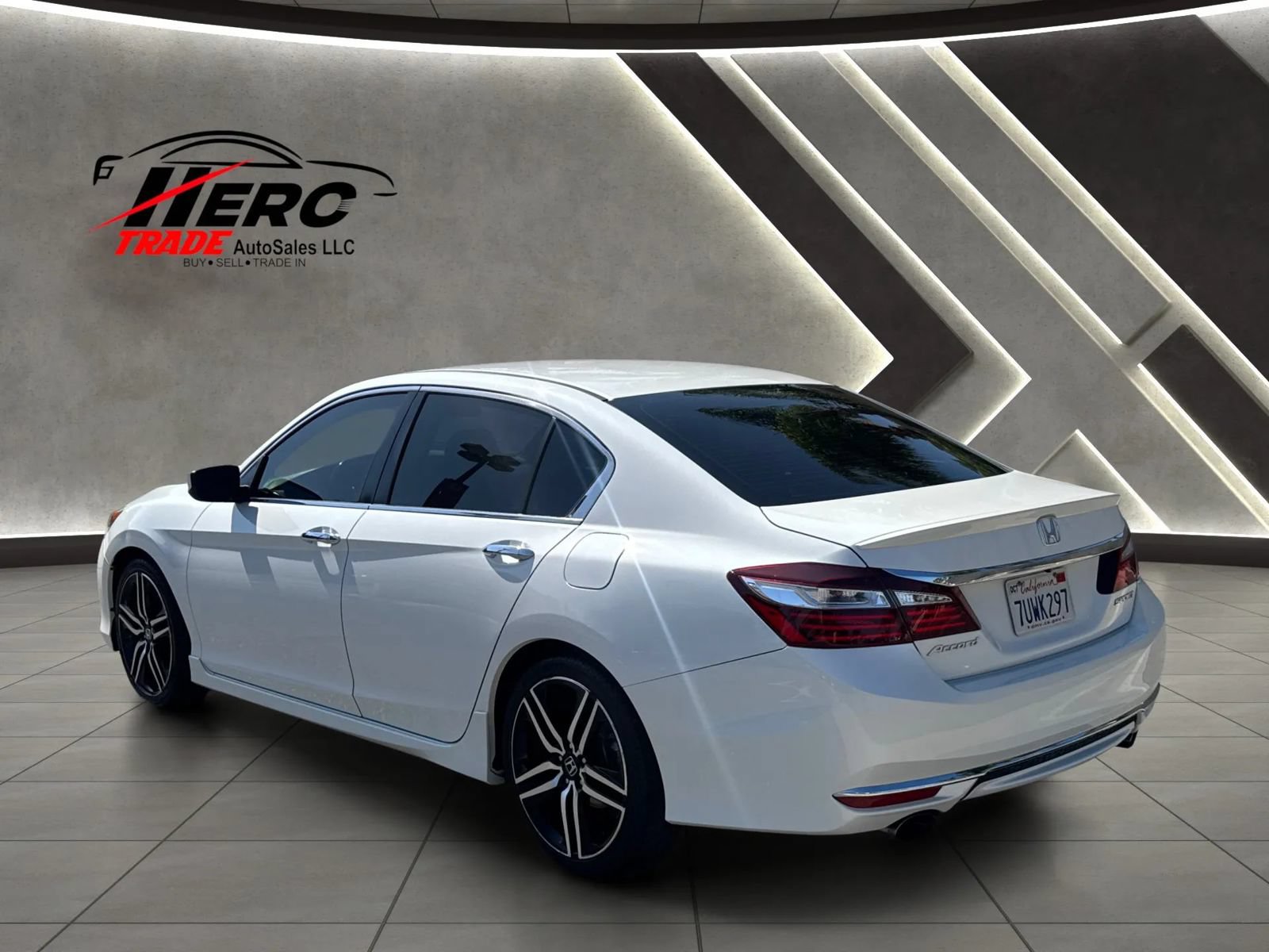 Used 2017 Honda Accord Sport image 8