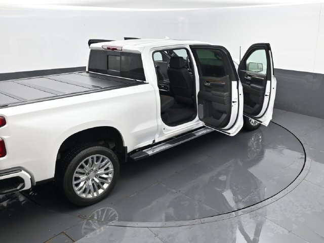Used 2025 Chevrolet Silverado 1500 High Country w/ High Country Premium Package AWD/4WD image 29