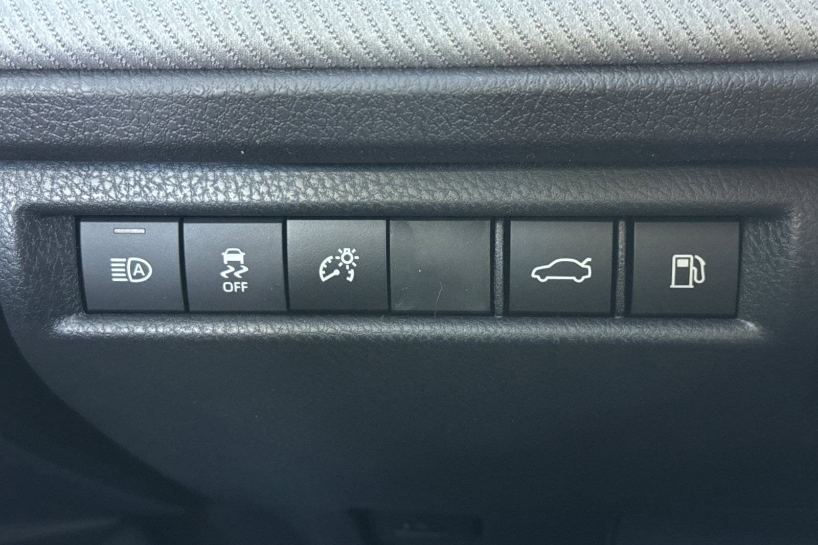 New 2026 Toyota Camry SE FWD image 29