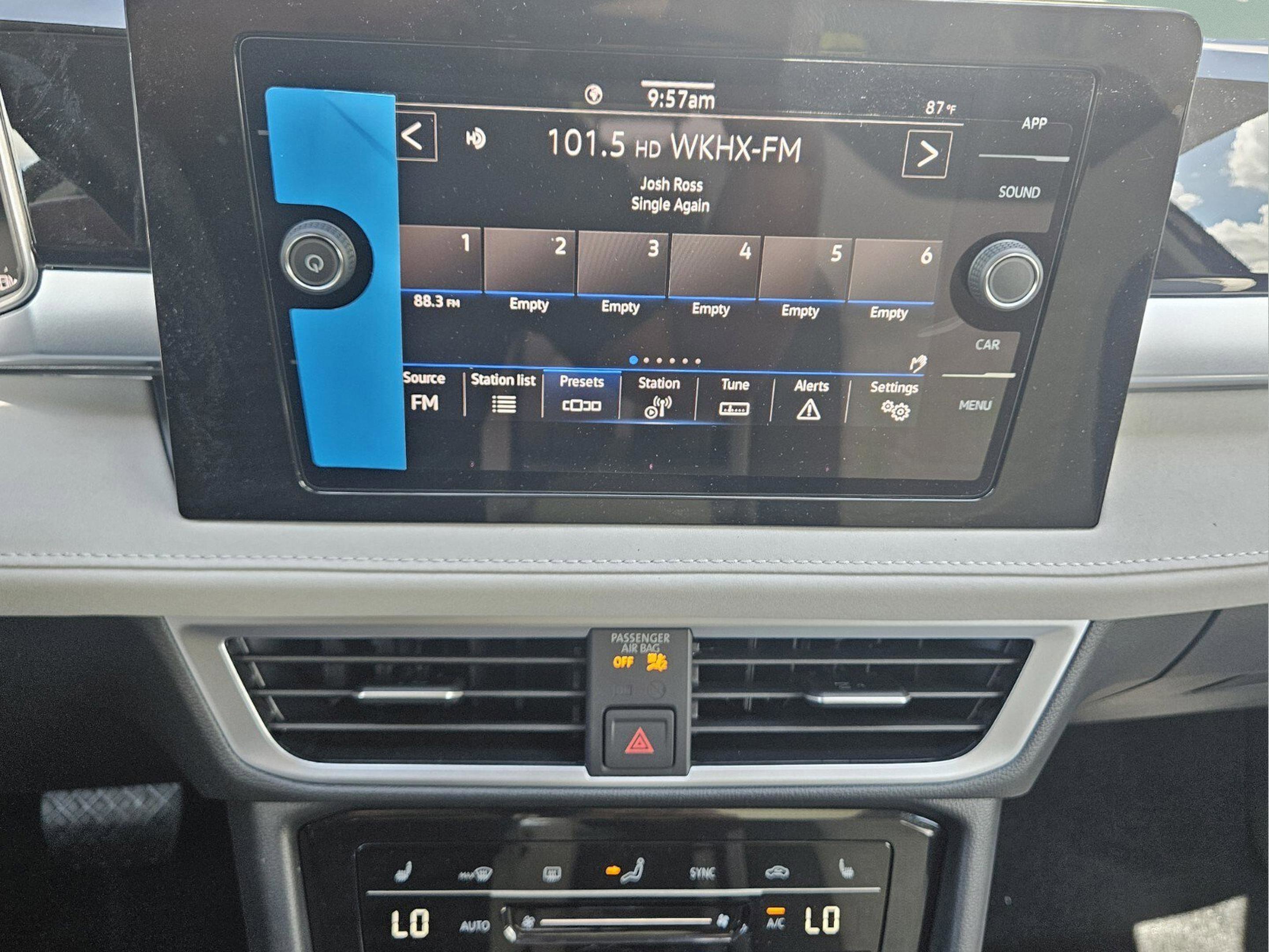 New 2025 Volkswagen Taos SE image 20