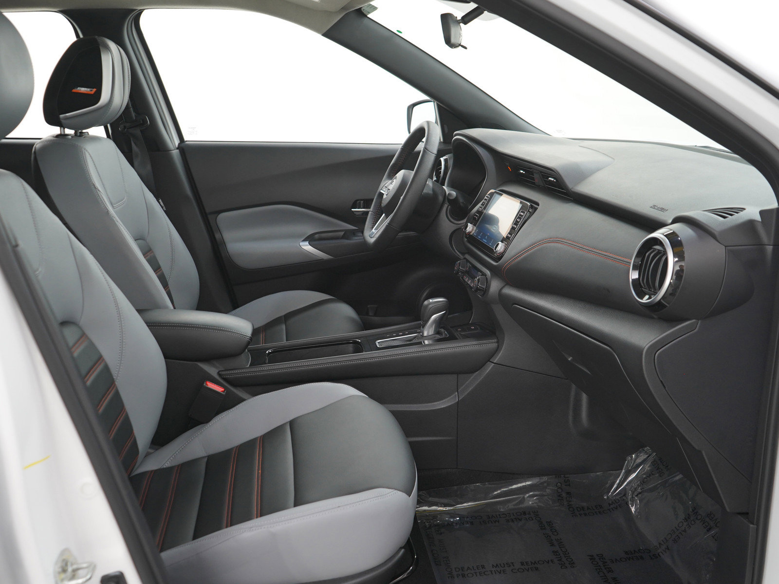 Used 2024 Nissan Kicks SR w/ SR Premium Package image 12