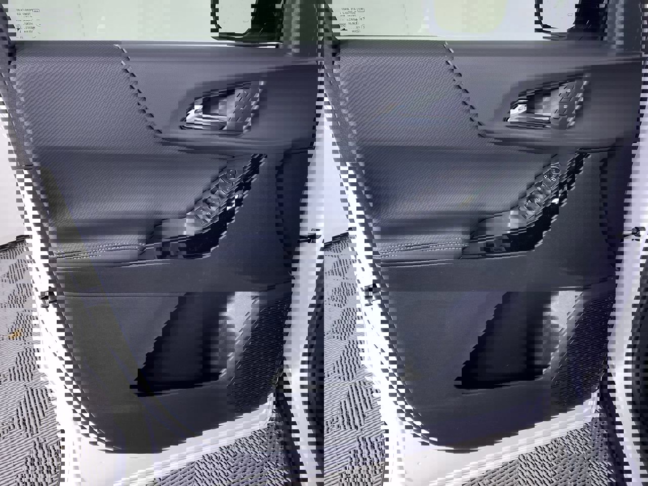 New 2026 Chevrolet Equinox LT image 12