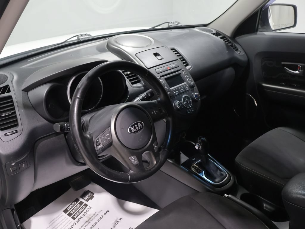 Used 2013 Kia Soul + FWD image 15