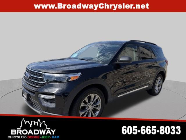 Used 2020 Ford Explorer XLT w/ Equipment Group 202A AWD/4WD image 3