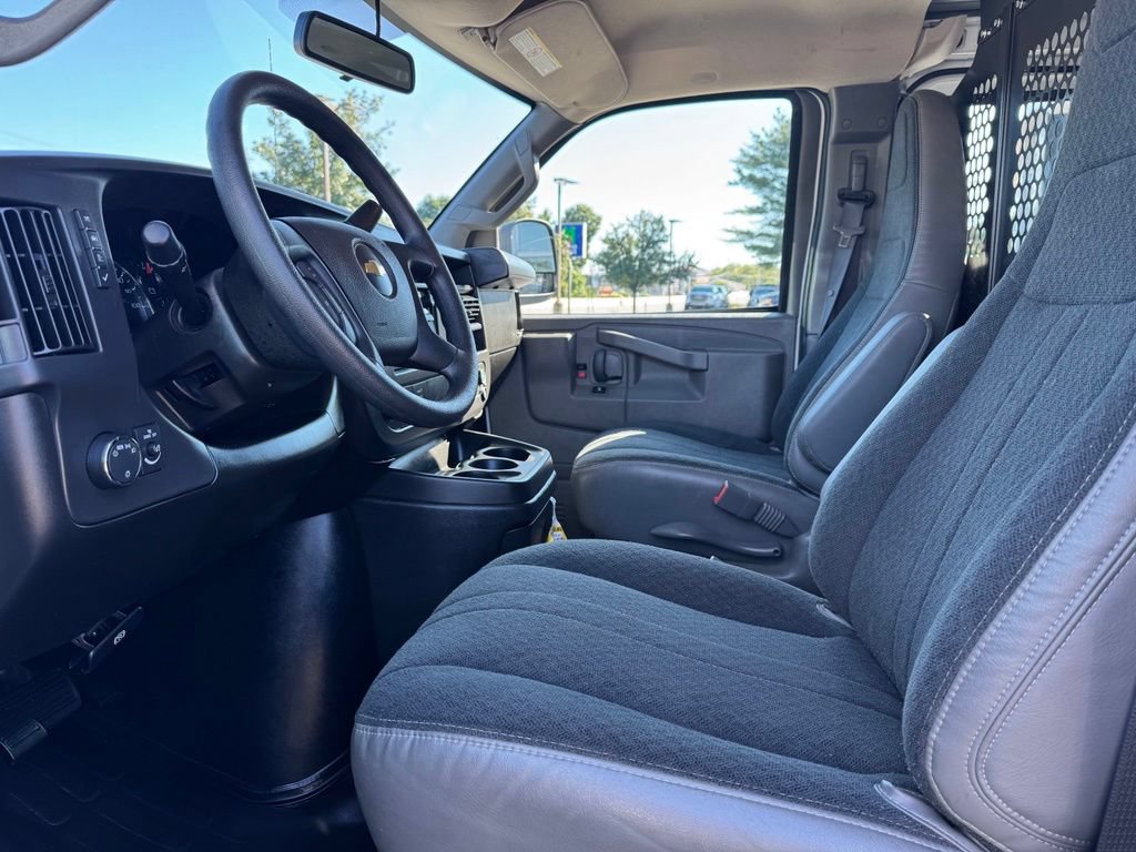 Used 2025 Chevrolet Express 2500 w/ Driver Convenience Package RWD image 15