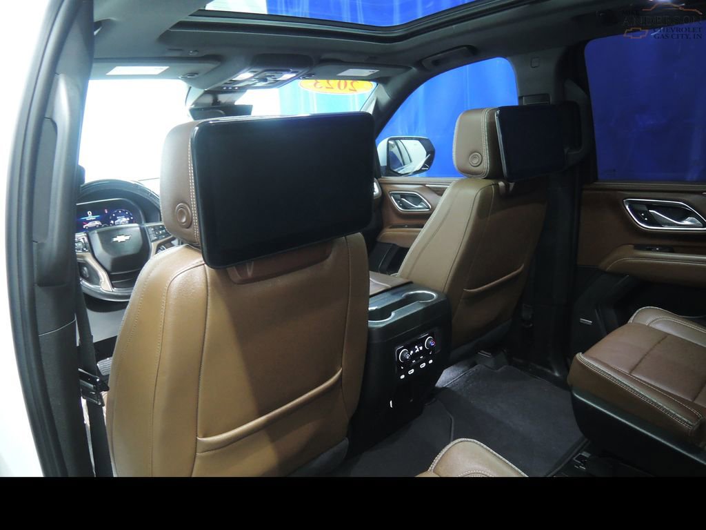 Used 2023 Chevrolet Suburban High Country w/ Advanced Technology Package image 36