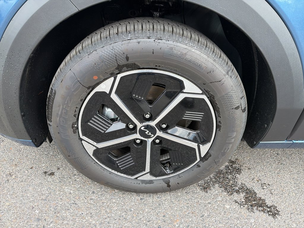 New 2026 Kia Niro EX FWD image 9