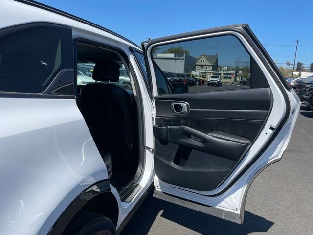 Used 2023 Kia Sorento SX AWD/4WD image 16