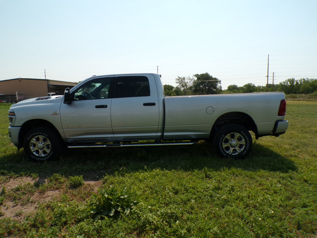 New 2026 RAM 2500 Big Horn AWD/4WD image 17