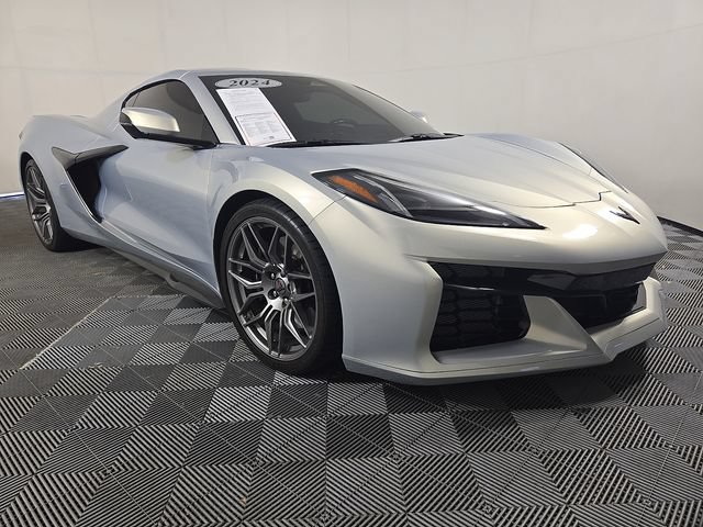 Used 2024 Chevrolet Corvette Z06 w/ Stealth Interior Trim Package RWD image 4