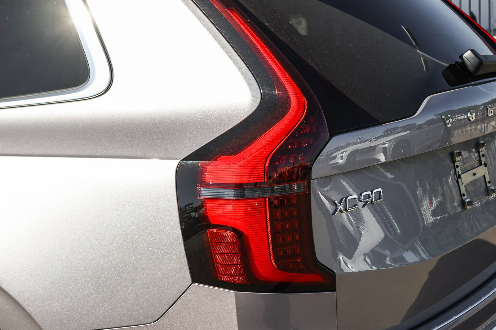 New 2026 Volvo XC90 T8 Plus w/ Protection Package AWD/4WD image 11