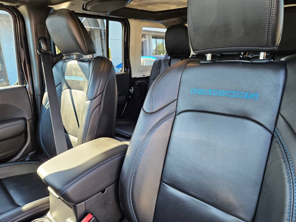 Used 2023 Jeep Wrangler Unlimited Rubicon 4xe w/ Cold Weather Group AWD/4WD image 17
