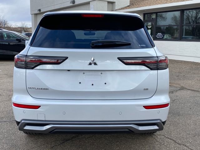 New 2026 Mitsubishi Outlander SE image 4