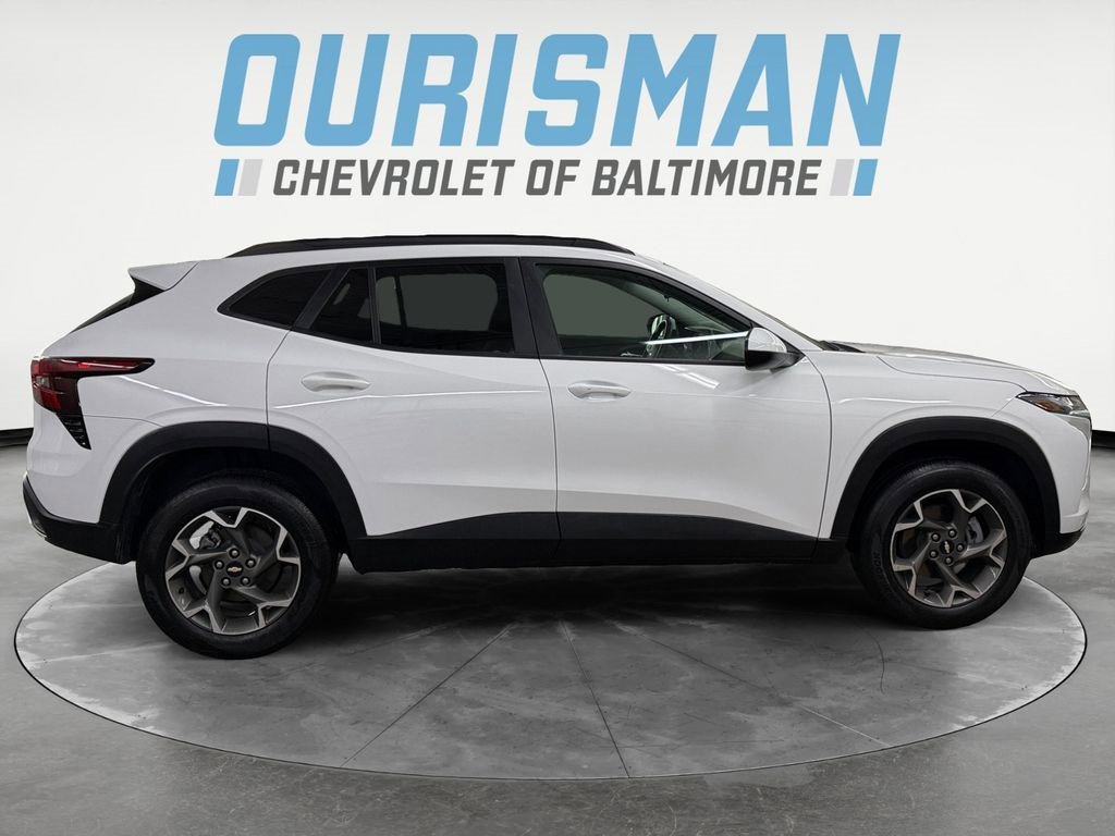 Certified 2025 Chevrolet Trax LT w/ Driver Confidence Package FWD image 6